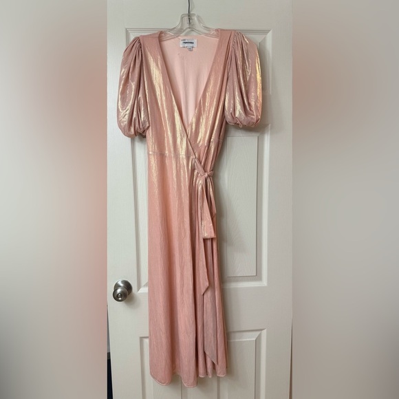 Yumi Kim Maternity Francine Soft Metallic Pink Wrap Midi Dress NWOT Small S - Picture 5 of 9